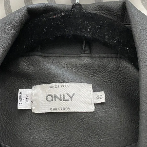 Only Black Textured Jacket - Picture 2 of 3